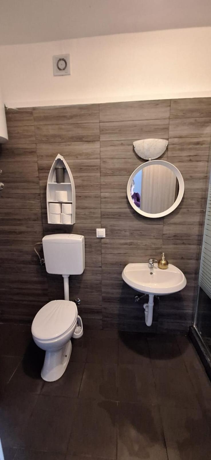 Zale Apartment