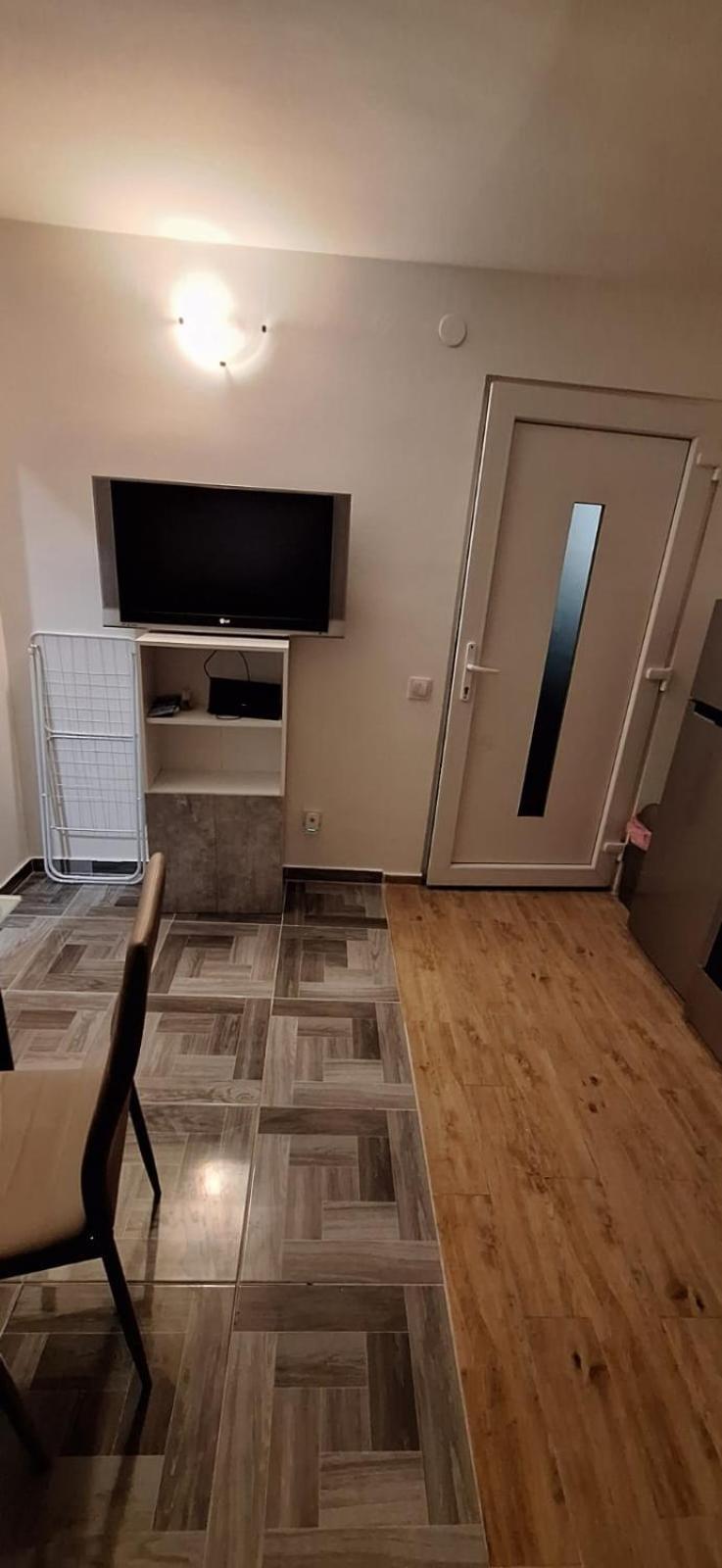 Zale Apartment