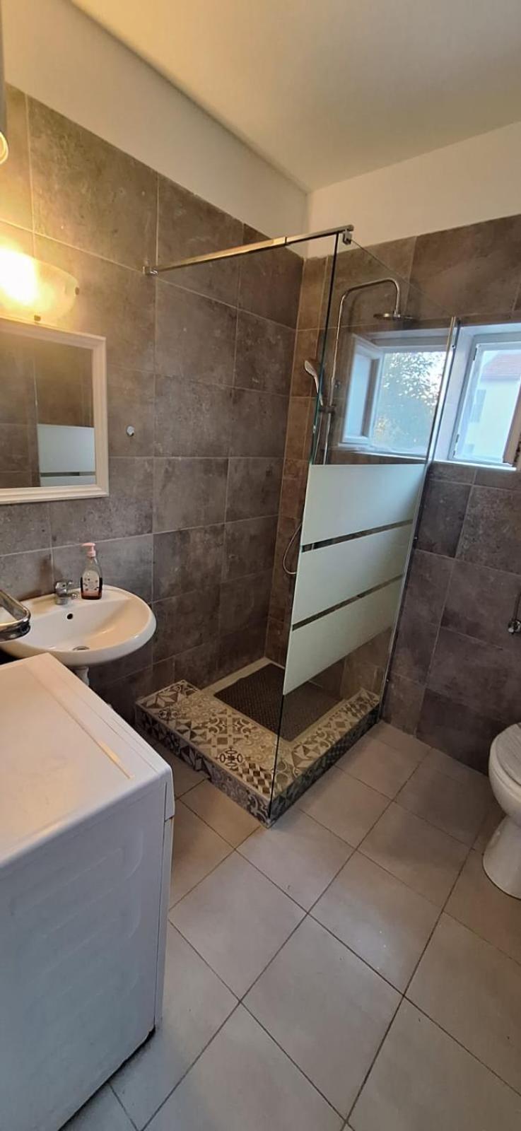 Zale Apartment *
